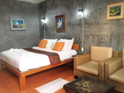 Deluxe King Room — White Jail at Koh Tao Hostel